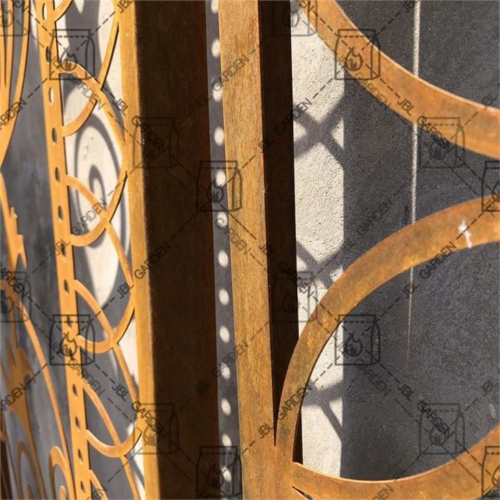Free Standing Privacy Screen