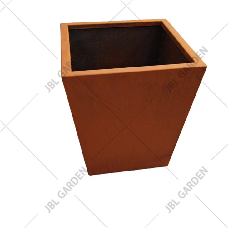 Loj Planter Box