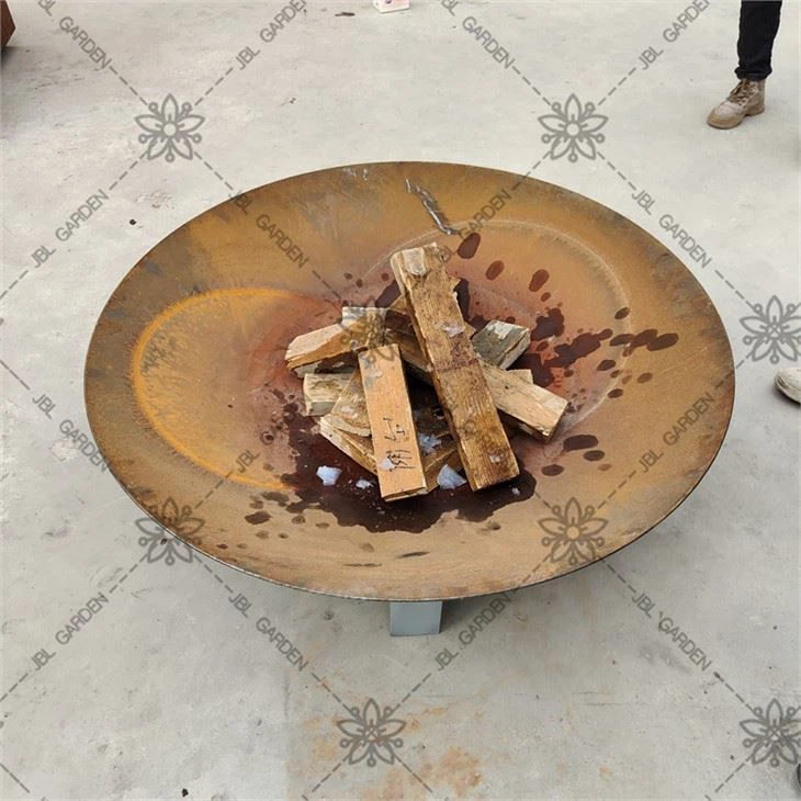 Sab nraum zoov Lub Vaj Hluav Taws Kub