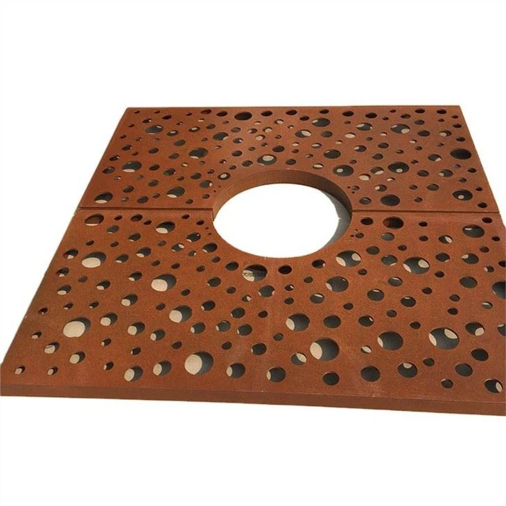 Rusted Hlau Ntoo Grate