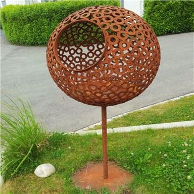 Sab nraum zoov Hlau Sculpture