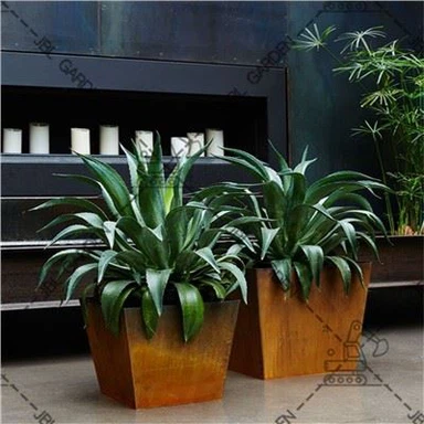 Sab nraum zoov Steel Planters
