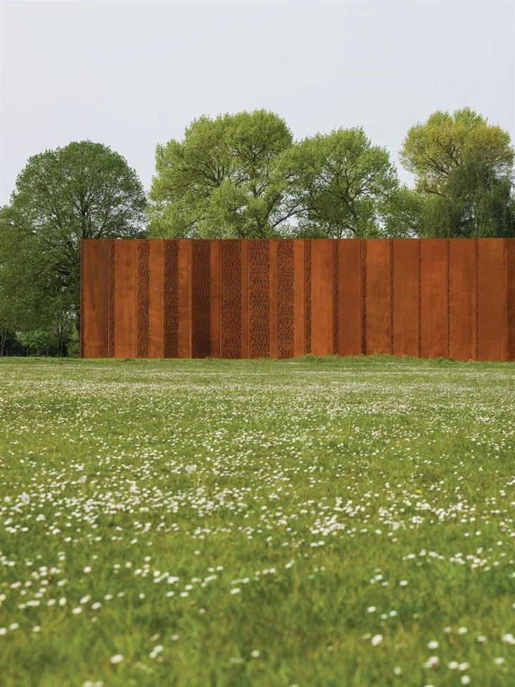 Engraving Partition Corten