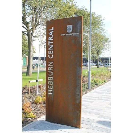 Engraving Partition Corten