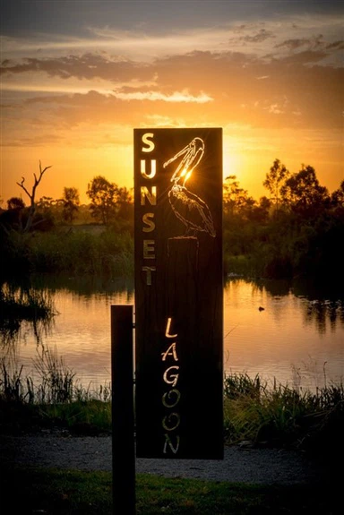 Cim Tus Kheej Lub Tsev Kos Npe